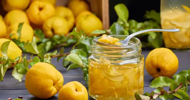 Co zrobić z pigwy po nalewce? 5 kreatywnych sposobów na wykorzystanie