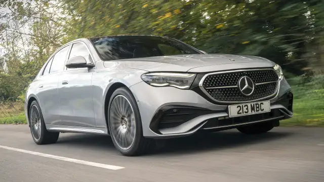 Mercedes-Benz Klasa E: luksus, osiągi i technologie, które zaskakują