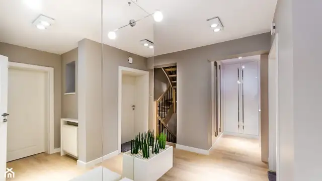 Co dać na ścianę do przedpokoju: 7 inspirujących pomysłów