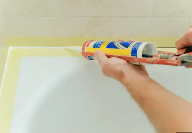 Skuteczne naprawianie brodzika akrylowego: najlepsze metody i porady