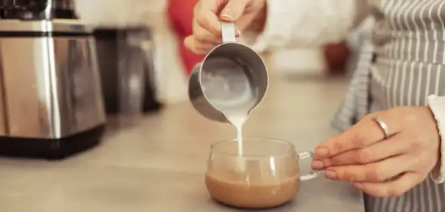Jak spienić mleko? Poznaj 3 sposoby