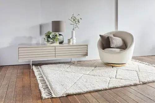 Jakie dodatki do białych mebli sprawią, że pokój ożyje?