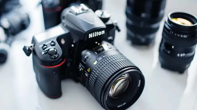Historia aparatu Nikon D70: Kluczowe cechy i opinie użytkowników