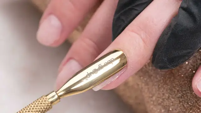 Jak używać przyrządów do manicure: 5 prostych kroków dla początkujących