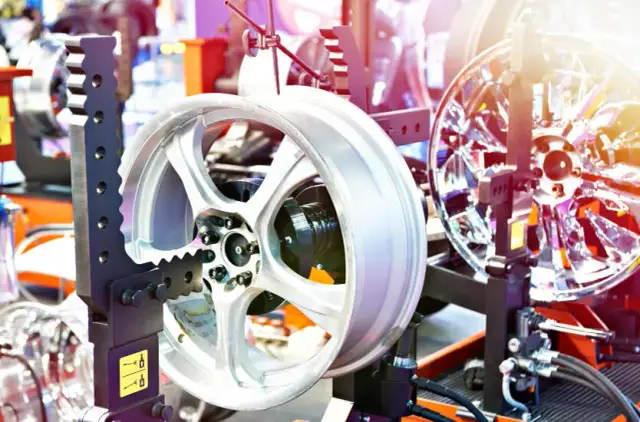 Ile kosztuje prostowanie felgi stalowej? Sprawdź, co wpływa na cenę