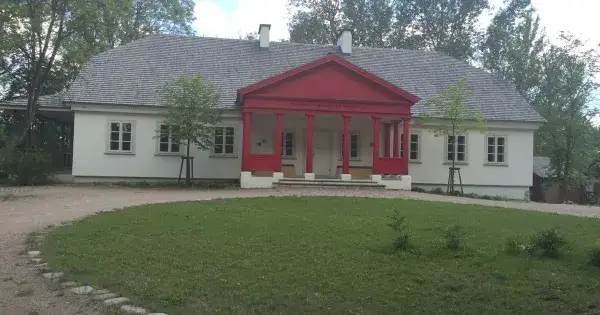 Krasnogruda dworek Miłosza - historia, wydarzenia i atrakcje kulturalne