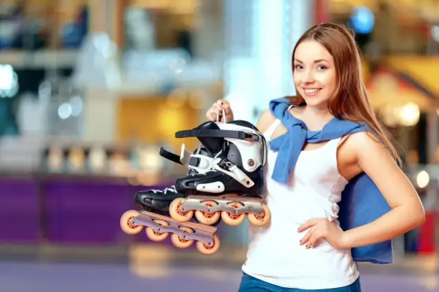 Czy jeżdżąc na rolkach można schudnąć? Sprawdź, ile możesz stracić!
