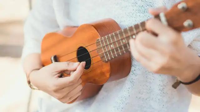 Ukulele sopranowe czy tenorowe – które wybrać dla lepszego brzmienia?