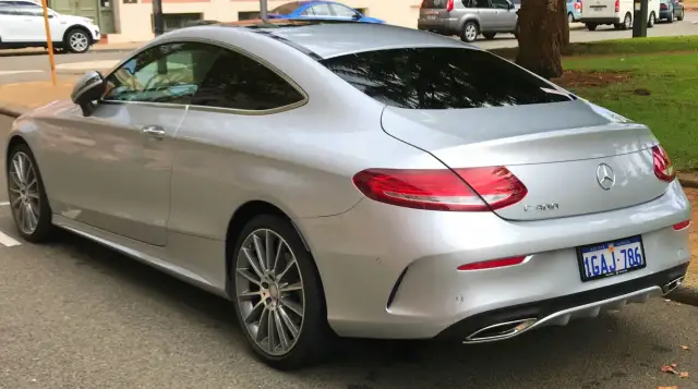 Mercedes C klasa coupe – doskonałe połączenie elegancji i osiągów