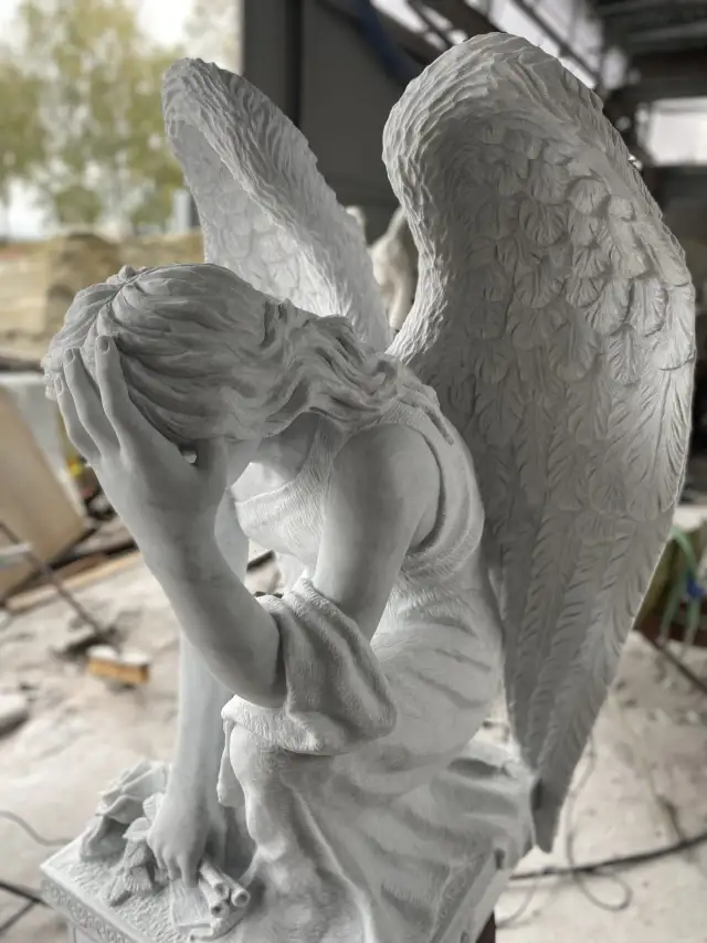 Rzeźba anioła: Znajdź piękne przykłady i ich znaczenie w sztuce