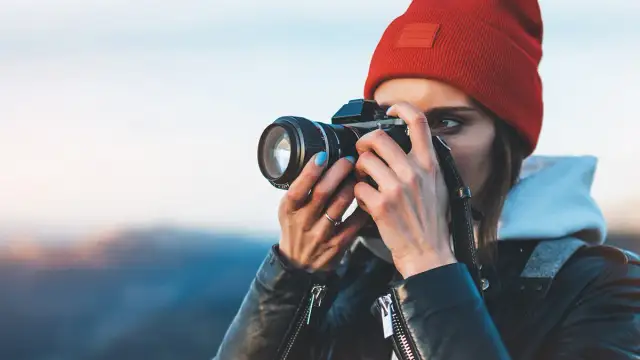 Profesjonalne zdjęcia w plenerze: jaki obiektyw wybrać na wyjątkową sesję