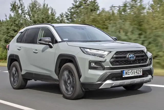 Kiedy nowa toyota rav4? Oczekiwania i zmiany w nowej generacji