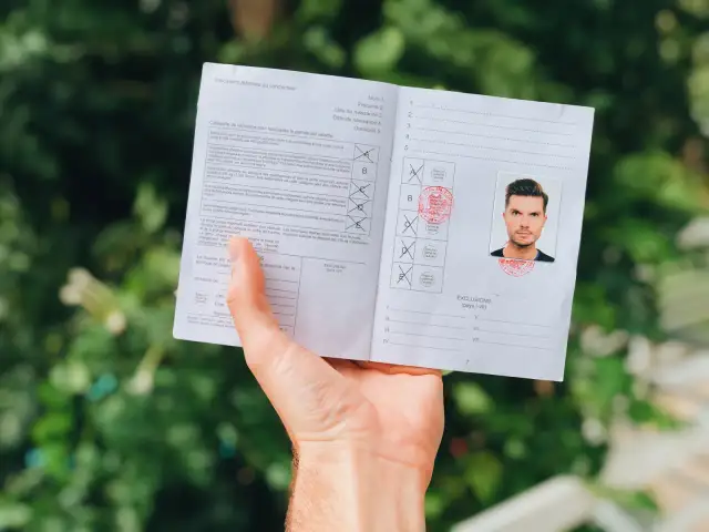 Międzynarodowe prawo jazdy – gdzie wyrobić i uniknąć problemów?