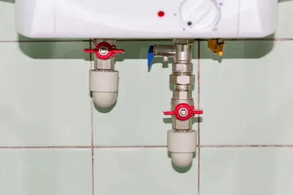 Prawidłowy montaż zaworu bezpieczeństwa w bojlerze: zasady i porady