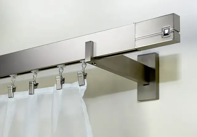 Jaki karnisz do okna tarasowego – uniknij błędów przy wyborze