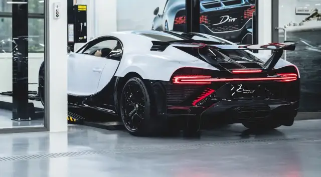 Ile kosztuje wymiana oleju w Bugatti Chiron? Zaskakujące ceny!