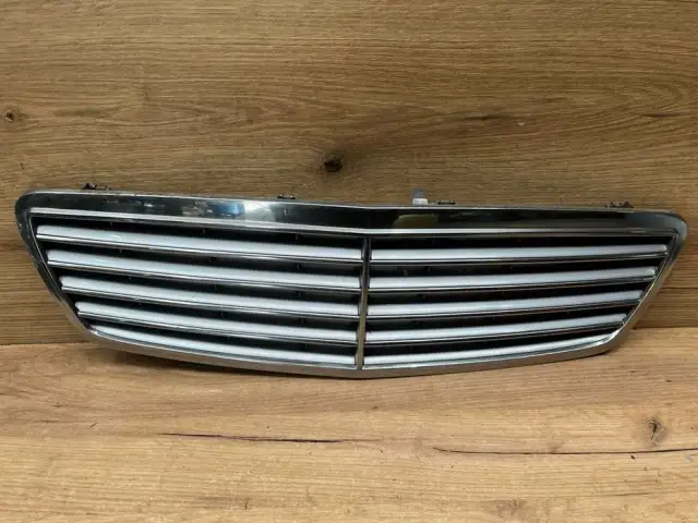 Grill Mercedes W203 - Nowoczesny wygląd i łatwa instalacja akcesorium