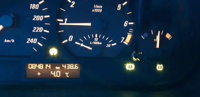 Kontrolka BMW E46: Jak rozpoznać problemy i co z nimi zrobić?