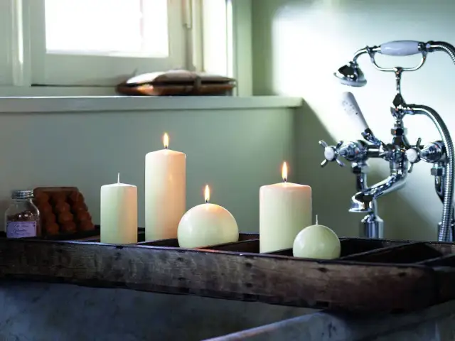 Świece do spa: jak wybrać najlepsze aromaty do relaksu i odprężenia