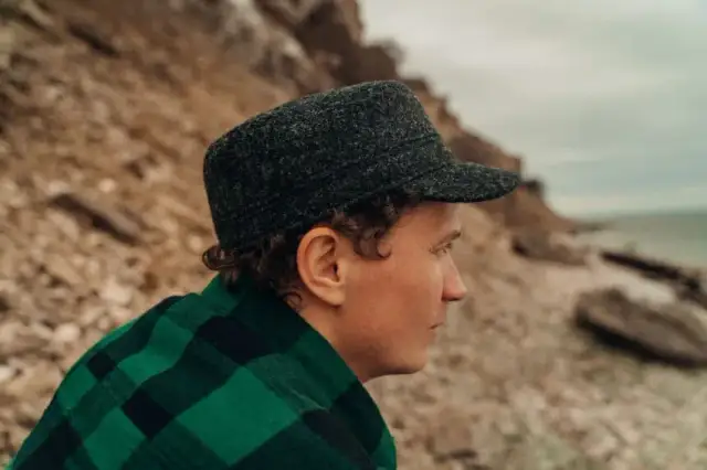 Najmodniejsze czapki męskie na sezon - co warto wiedzieć, by zabłysnąć