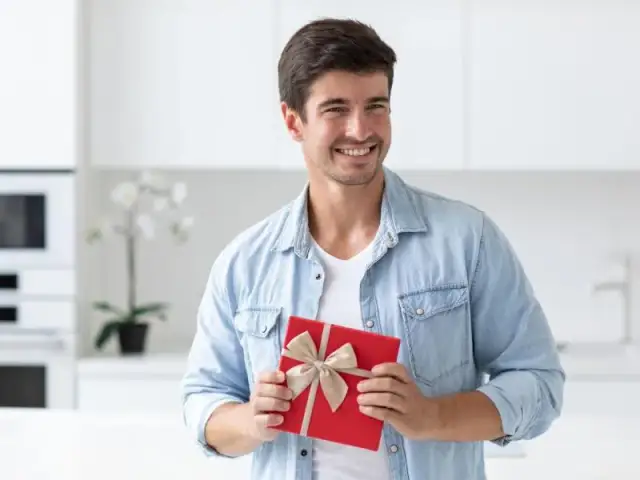 Czego można życzyć chłopakowi? Oryginalne pomysły na życzenia