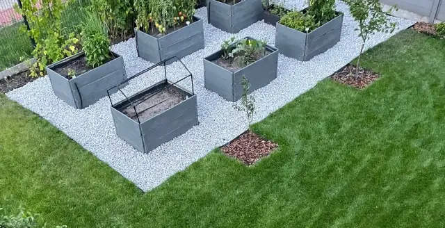 Jak samodzielnie zrobić skrzynię ogrodową na warzywa: prosty poradnik DIY