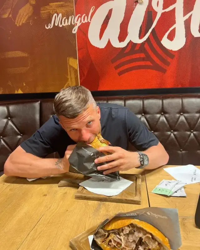 Gdzie kupić Podolski kebab? Najlepsze miejsca i opinie klientów