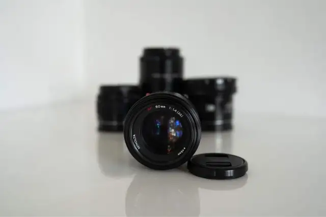 Czy obiektywy Minolta pasują do Sony? Kompatybilność, adaptacja i praktyczne porady