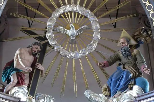 Kim jest Trójca Święta i dlaczego jej tajemnica fascynuje wiernych?