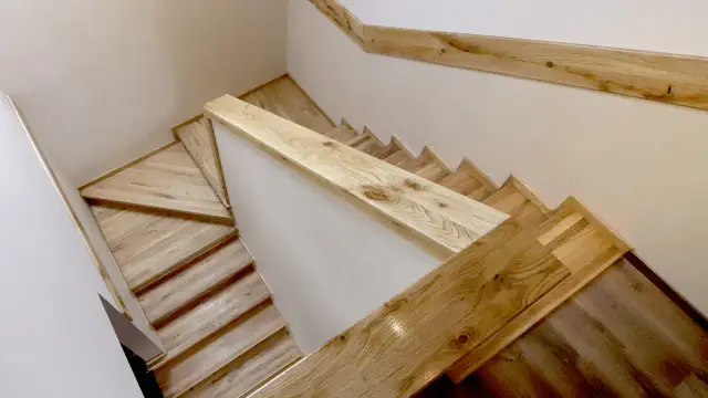 Z czego zrobić podstopnice do schodów - materiał i porady na wybór