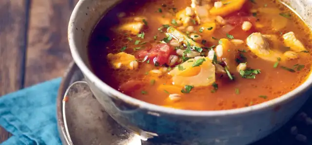 Najlepsze przepisy na domowe zupy - wszystkie składniki i sposoby gotowania
