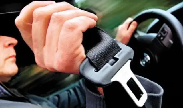 Ile punktów karnych grozi za niezapięte pasy bezpieczeństwa? Sprawdź konsekwencje