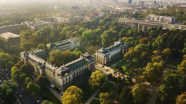 Kazachska 5 Warszawa - lokale w centralnej części Warszawy