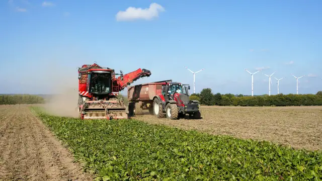 Jak dobrać maszyny rolnicze do wielkości i profilu gospodarstwa, żeby nie przepłacić?