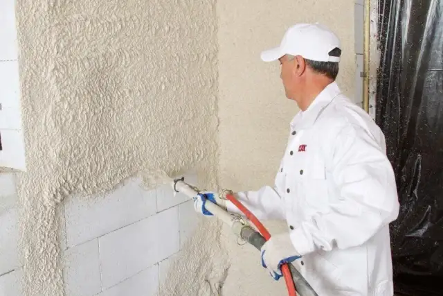 Jaki grunt pod płytki na tynk gipsowy – uniknij błędów i zyskaj trwałość