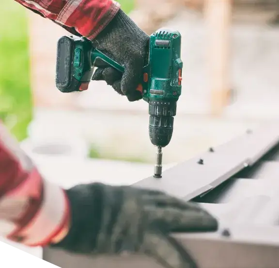 Jak kłaść blachę na dachu bez błędów - krok po kroku do sukcesu