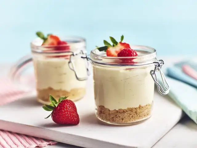 Proste i szybkie desery: 10 przepisów na błyskawiczne słodkości