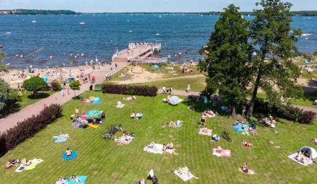 Jezioro Zegrzyńskie – atrakcje, noclegi i najlepsze miejsca na relaks nad wodą