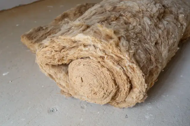 Zalety i wady wełny mineralnej – co warto wiedzieć przed zakupem?