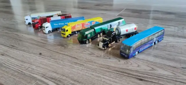 Najlepsze zabawki: ciężarówka z naczepą dla dzieci, które uczą i bawią