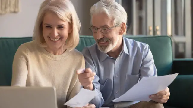 Czy można iść na wcześniejszą emeryturę? Sprawdź warunki i możliwości