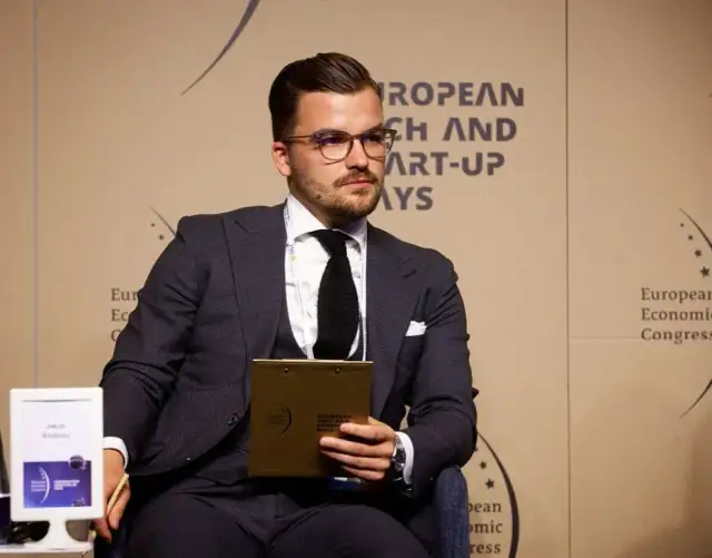Jakub Roskosz: poznaj kim jest ten ceniony przedsiębiorca