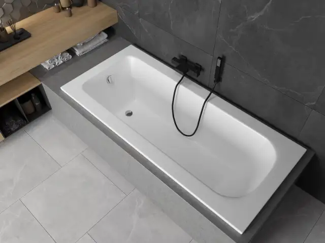 Skuteczne sposoby na czyszczenie wanny akrylowej bez uszkodzeń