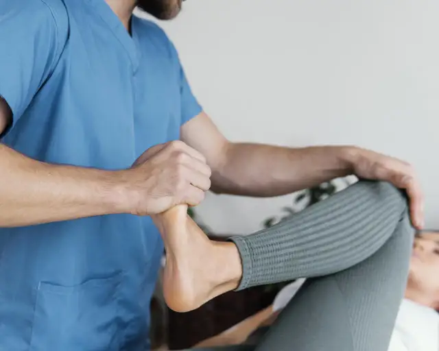 Rehabilitacja po urazach sportowych – jaki sprzęt przyspiesza powrót do formy?