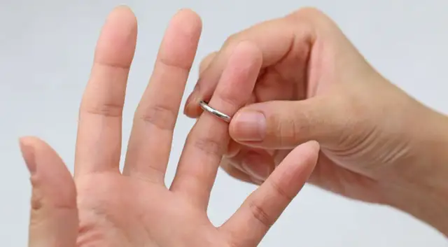 Jak zmniejszyć obrączkę domowym sposobem bez ryzyka uszkodzenia