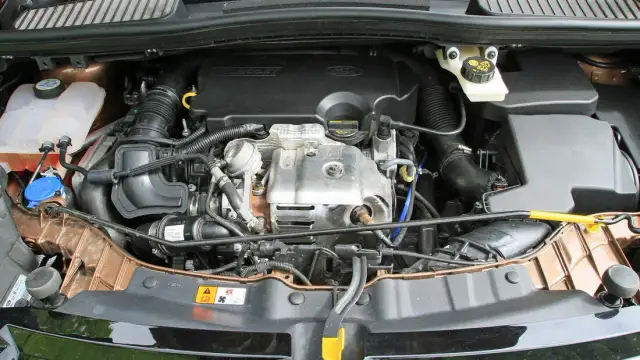 Ford C-Max jaki silnik wybrać? Odkryj najlepsze opcje silnikowe