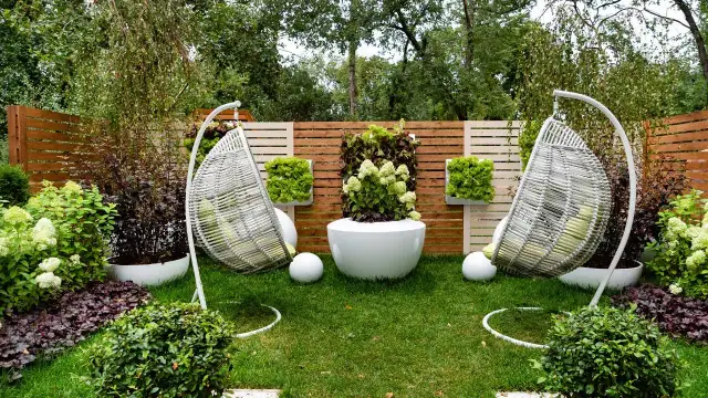 Jak odgrodzić się od sąsiada na działce i zyskać prywatność