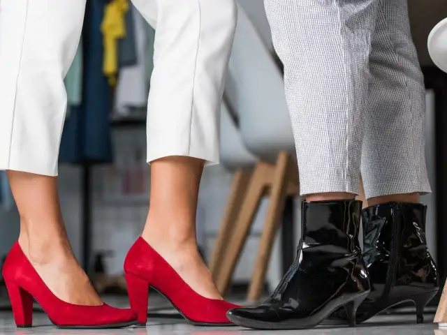 Eleganckie buty do garnituru damskiego: unikaj wpadek w biznesowym stylu