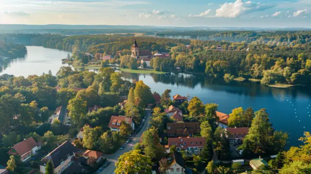 Ostrowin: Co warto zobaczyć i zwiedzić w miejscowości Ostrowin?