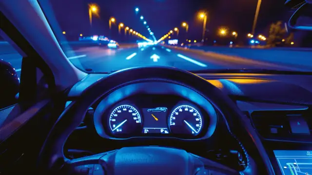 Co to światła drogowe w samochodzie i jak prawidłowo ich używać?